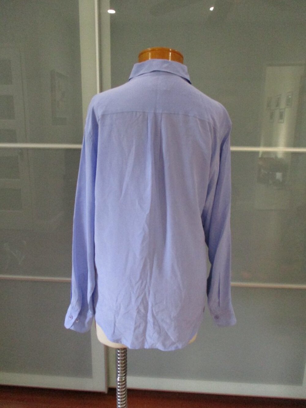 Equipment Femme Signature 100% Silk Blouse - Picture 3 of 5